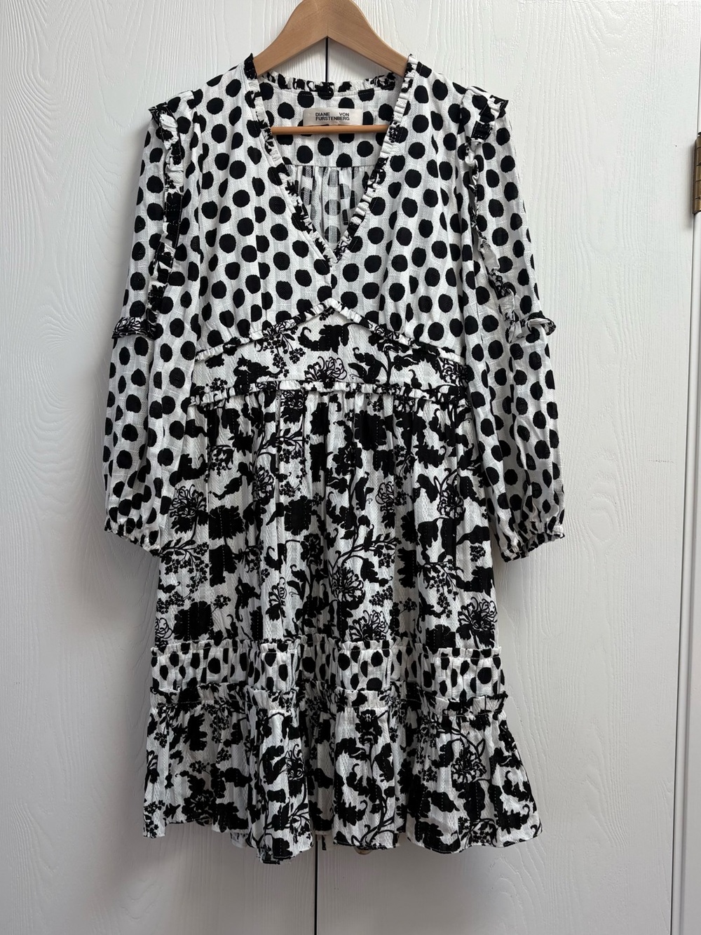 DIANE VON FURSTENBERG 
Kourtney Ruffle Long Sleeve Cotton Dobby Dress